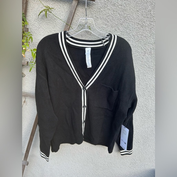 ❌SOLD❌Alo Yoga Tennis Club Sweater Knit Cardigan in Black/Ivory New with Tags! - Picture 6 of 11